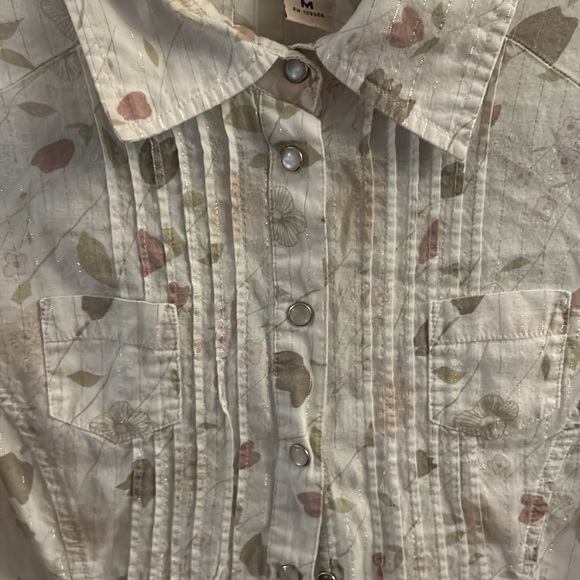 American Rag snap button blouse. - Picture 3 of 5